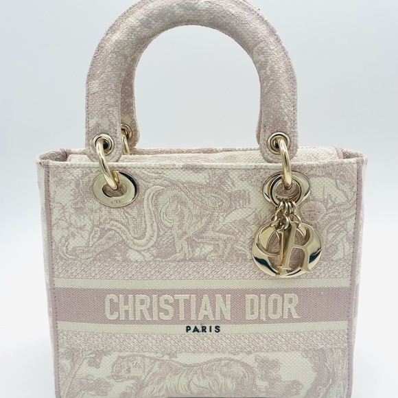 Dior MEDIUM LADY D-LITE BAG
Rose Des Vents Toile SOLD - Picture 9 of 16